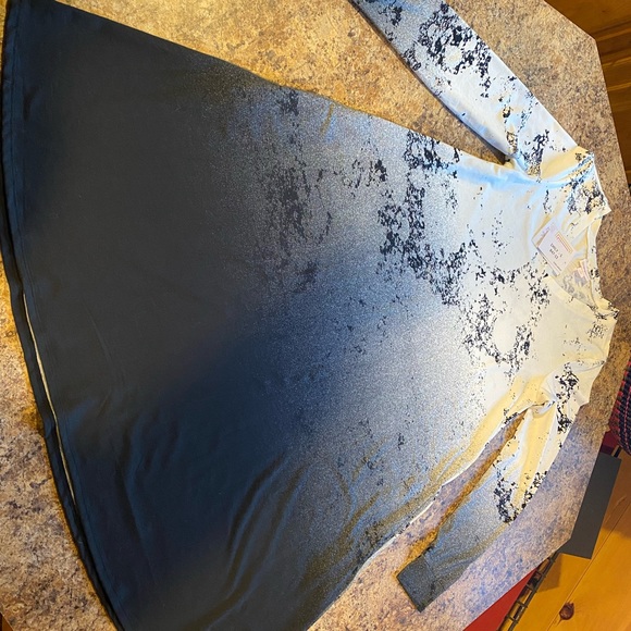 LuLaRoe Emily Dress with Pockets - Picture 2 of 4